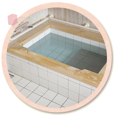 明るい清潔な浴室